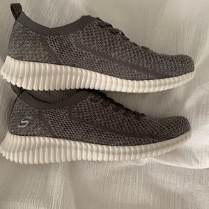 Sketches womens 8 sneakers